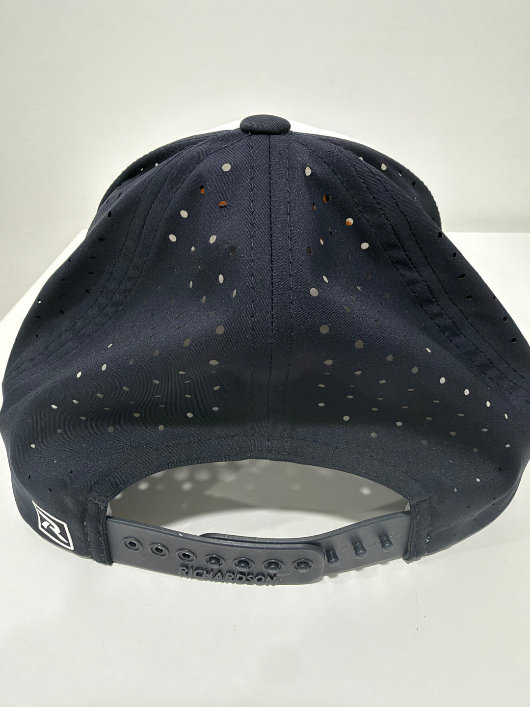 NEW White Hat w/ Navy Bill &amp; Back R - Flex Snapback | Tail Logo
